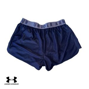 UNDER ARMOUR  WOMEN'S HEATGEAR LOOSE FIT SHORTS SIZE SMALL PURPLE